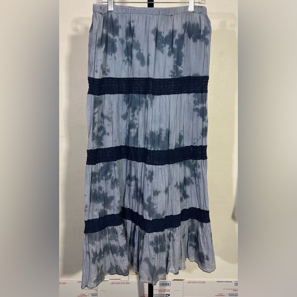Michael Kors Washed Blue Tie Dye Crochet Maxi Skirt
 Blue Tie-Dye Maxi Skirt - Picture 10 of 12